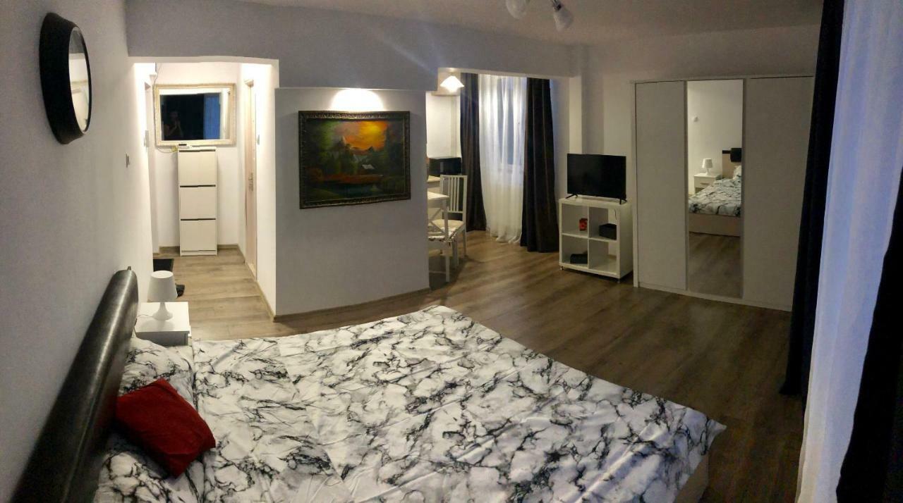 Galla Old Town Center Κραϊόβα Εξωτερικό φωτογραφία