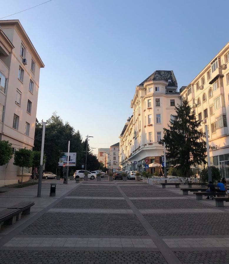 Galla Old Town Center Κραϊόβα Εξωτερικό φωτογραφία